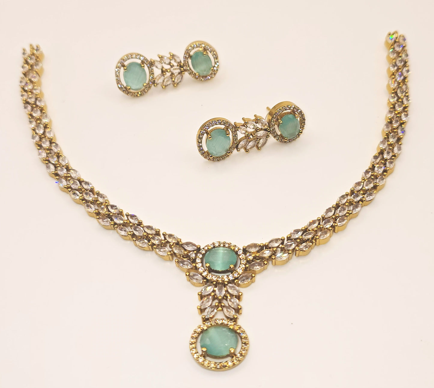 "Emerald Elegance: The Sparkling American Diamond Necklace"